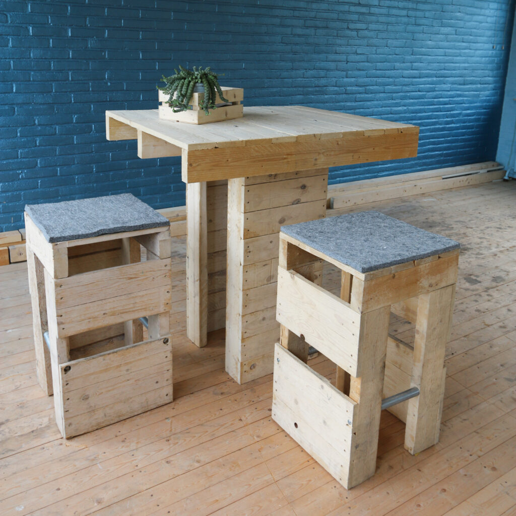 TUCSON 1 statafel binnen
